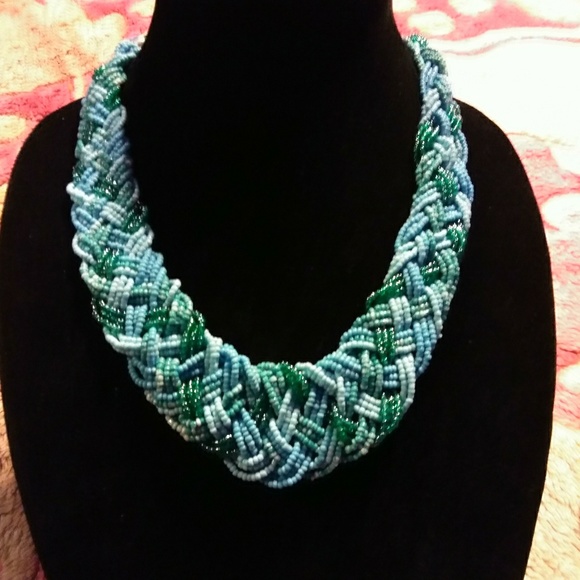 Blue Fashionable Necklace - Picture 2 of 2